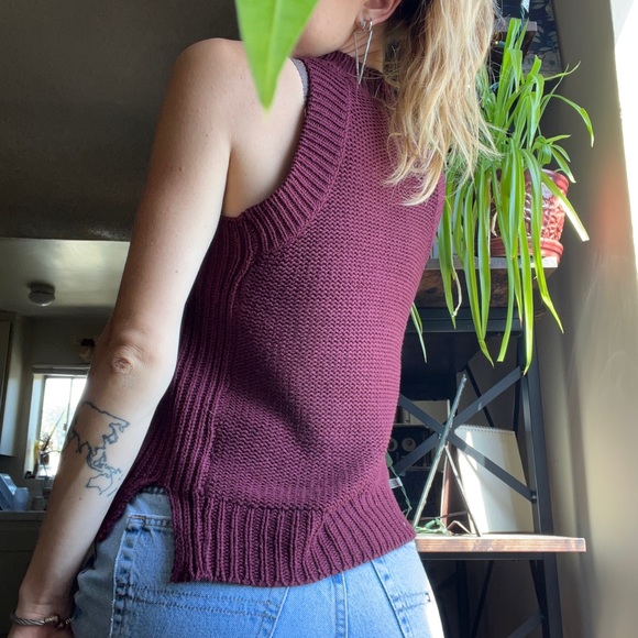 Red Wine Mock Neck Knit Sleeveless Top - Picture 8 of 9